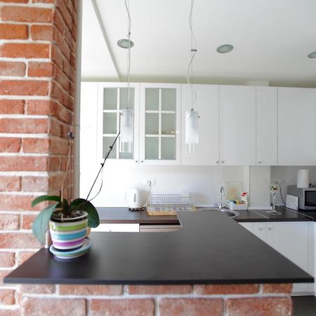 Brick Apartment On Macedonia Pedestrian Street Скоп'є Екстер'єр фото