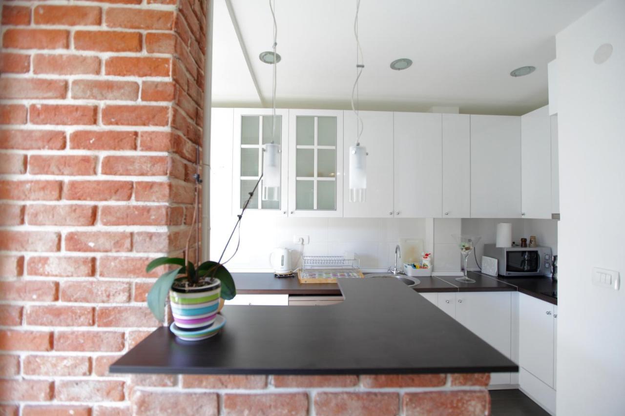 Brick Apartment On Macedonia Pedestrian Street Скоп'є Екстер'єр фото
