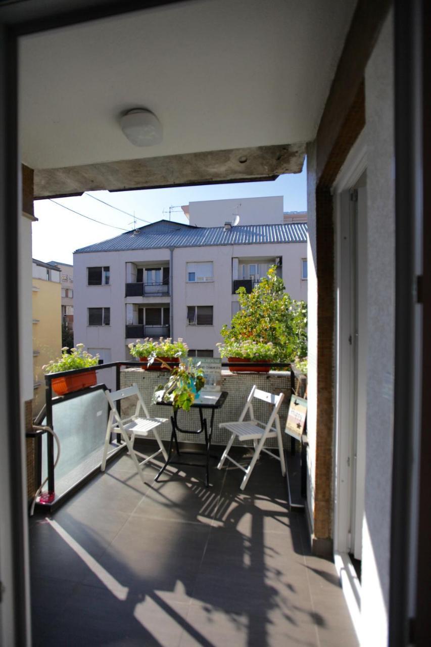 Brick Apartment On Macedonia Pedestrian Street Скоп'є Екстер'єр фото