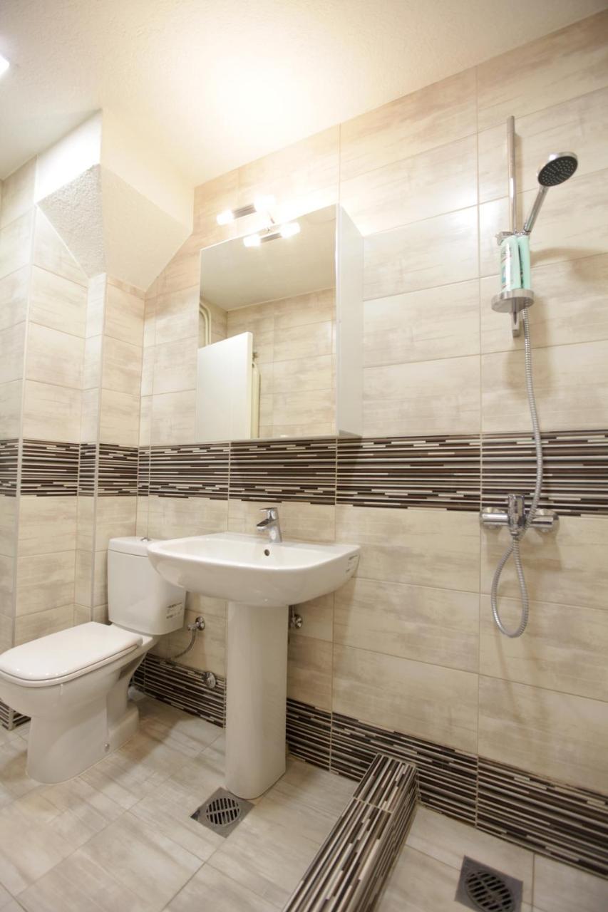 Brick Apartment On Macedonia Pedestrian Street Скоп'є Екстер'єр фото