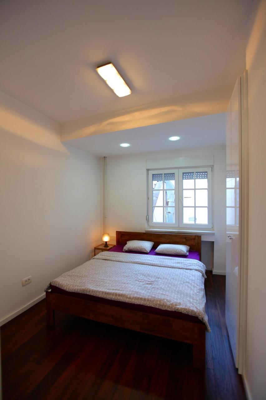 Brick Apartment On Macedonia Pedestrian Street Скоп'є Екстер'єр фото